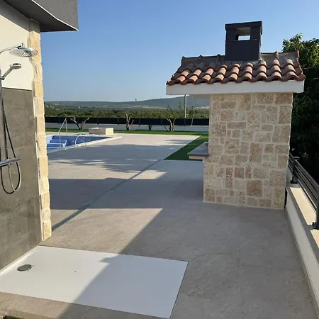 Villa Villa Karla Luxury Pool Villa Near Sibenik & Krka Konjevrate