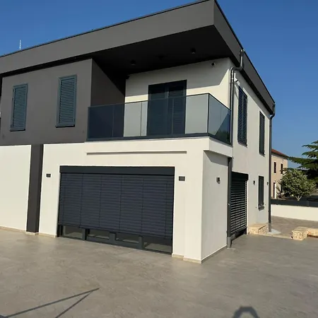 Karla Sibenik Konjevrate