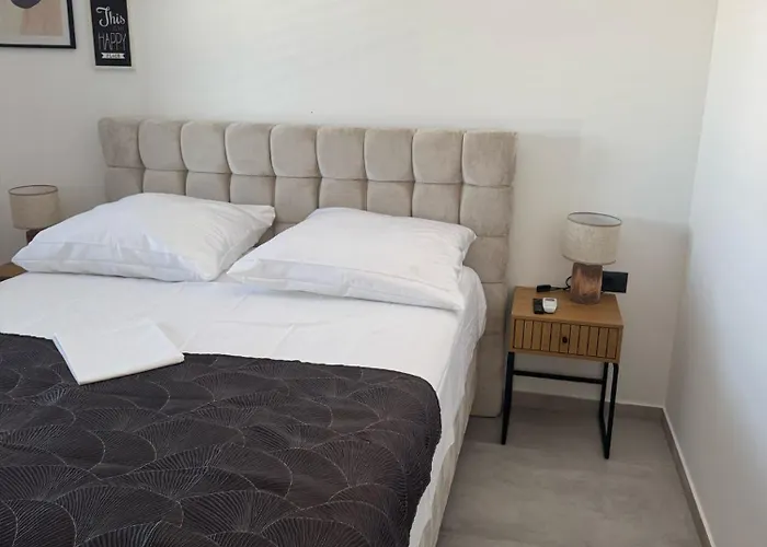 Villa Karla Sibenik *