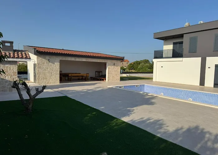 Karla Sibenik Villa Konjevrate